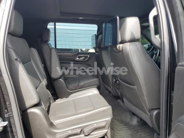 Photo 5 of 2021 CHEVROLET SUBURBAN K1500 Z71 N/A (VIN 1GNSKDKD5MR190008)