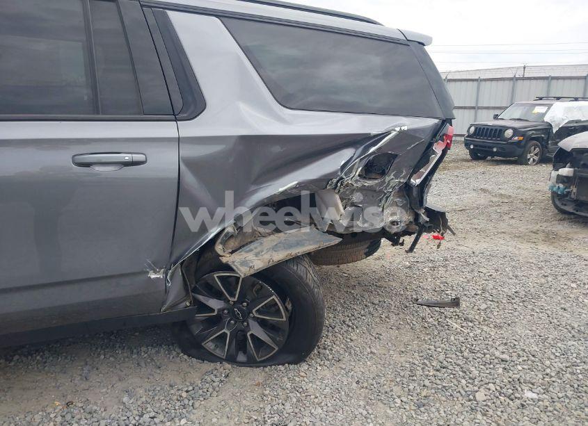 Photo 6 of 2021 Chevrolet Suburban 4WD Z71 (VIN 1GNSKDKD7MR442728)