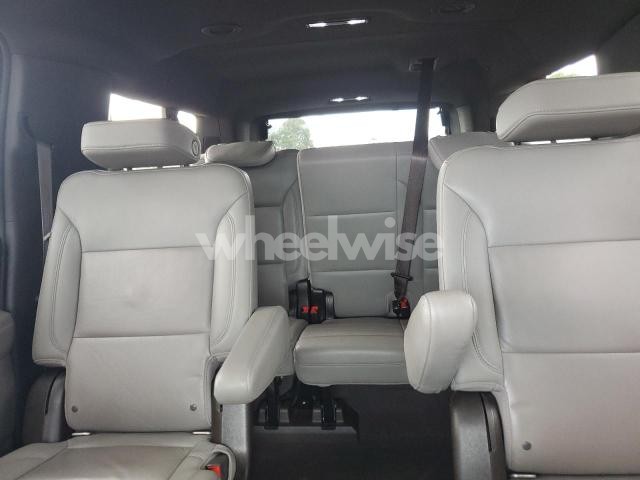 Photo 5 of 2021 CHEVROLET SUBURBAN K1500 Z71 N/A (VIN 1GNSKDKD8MR308407)