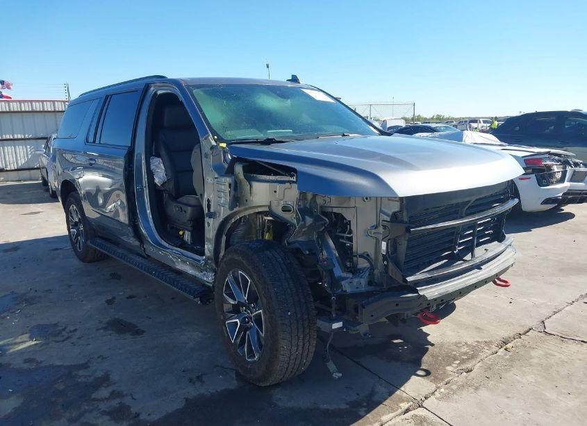 2022 Chevrolet Suburban 4WD Z71 (VIN 1GNSKDKD8NR261509) main photo