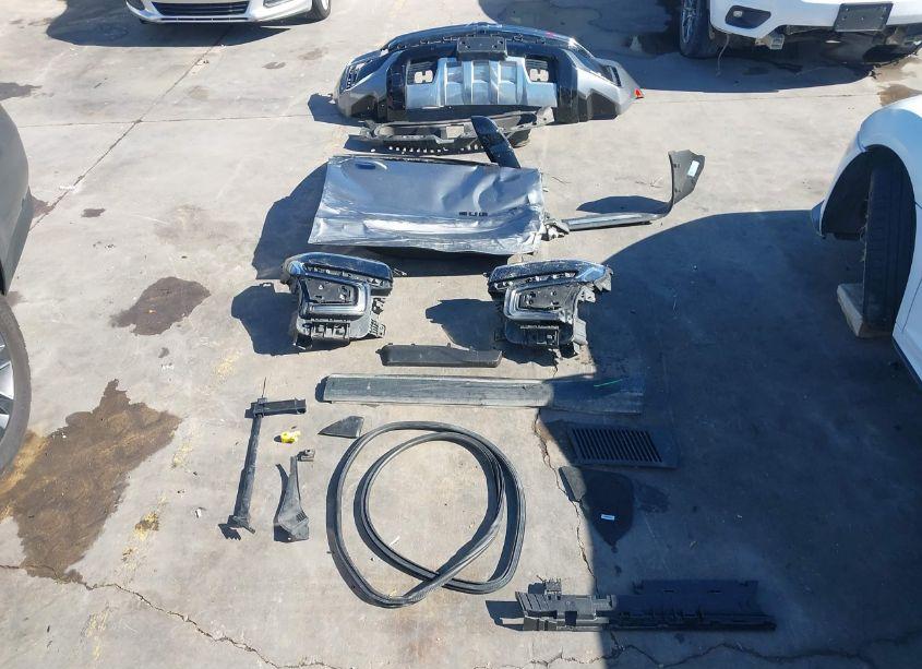 Photo 12 of 2022 Chevrolet Suburban 4WD Z71 (VIN 1GNSKDKD8NR261509)