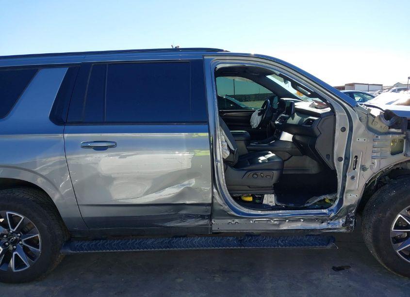 Photo 14 of 2022 Chevrolet Suburban 4WD Z71 (VIN 1GNSKDKD8NR261509)