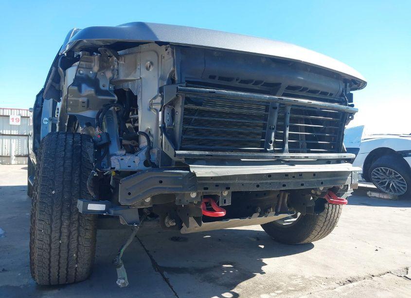 Photo 18 of 2022 Chevrolet Suburban 4WD Z71 (VIN 1GNSKDKD8NR261509)