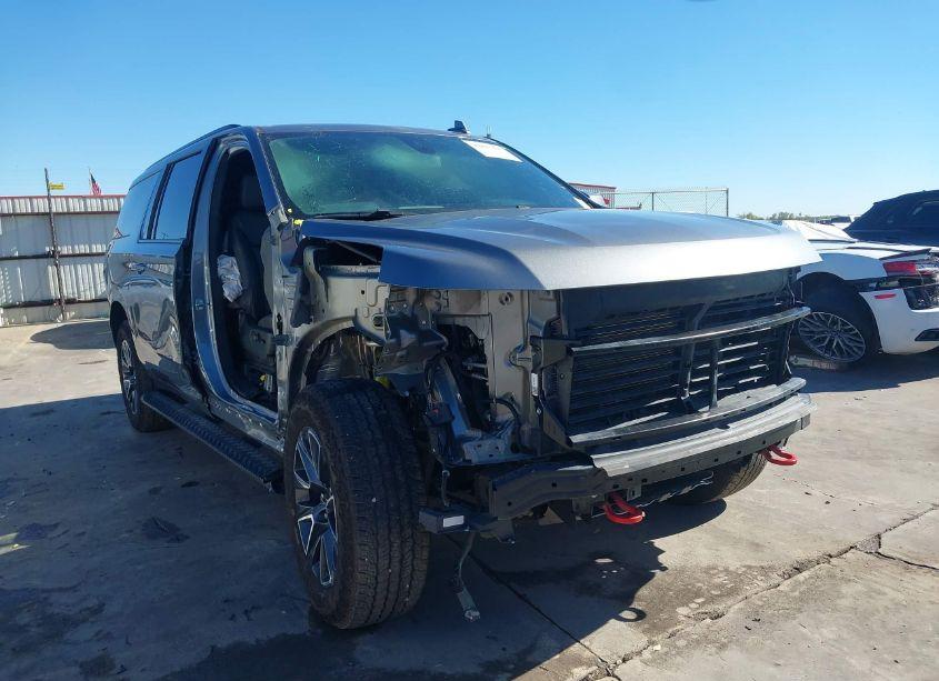 Photo 6 of 2022 Chevrolet Suburban 4WD Z71 (VIN 1GNSKDKD8NR261509)