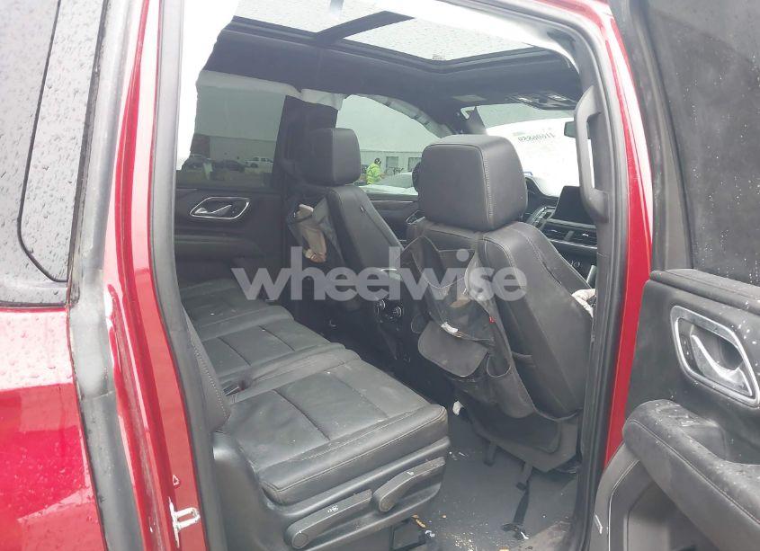 Photo 8 of 2022 Chevrolet Suburban 4WD Z71 (VIN 1GNSKDKD8NR301037)