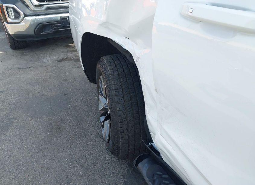 Photo 18 of 2024 Chevrolet Suburban 4WD Z71 (VIN 1GNSKDKD8RR319091)