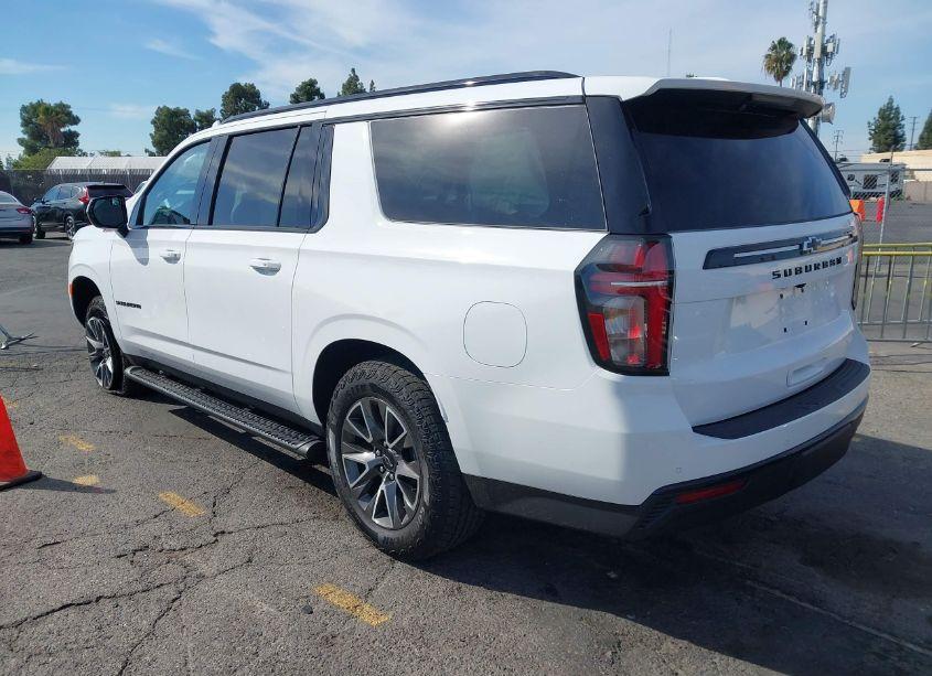 Photo 3 of 2024 Chevrolet Suburban 4WD Z71 (VIN 1GNSKDKD8RR319091)