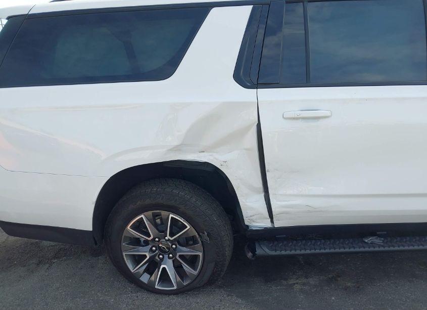 Photo 6 of 2024 Chevrolet Suburban 4WD Z71 (VIN 1GNSKDKD8RR319091)