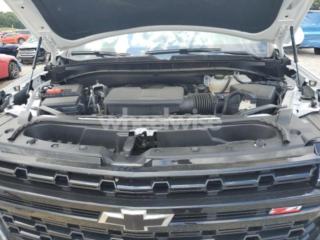 Photo 6 of 2024 CHEVROLET SUBURBAN K1500 Z71 N/A (VIN 1GNSKDKD9RR121698)