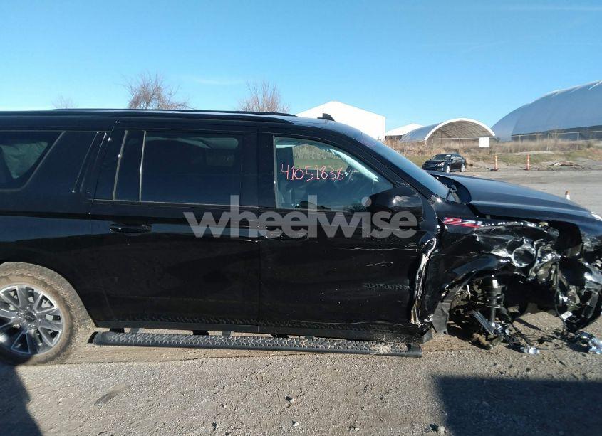 Photo 14 of 2024 Chevrolet Suburban 4WD Z71 (VIN 1GNSKDKDXRR296171)