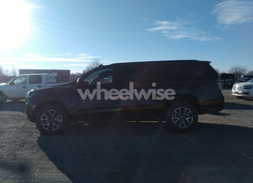 Photo 15 of 2024 Chevrolet Suburban 4WD Z71 (VIN 1GNSKDKDXRR296171)