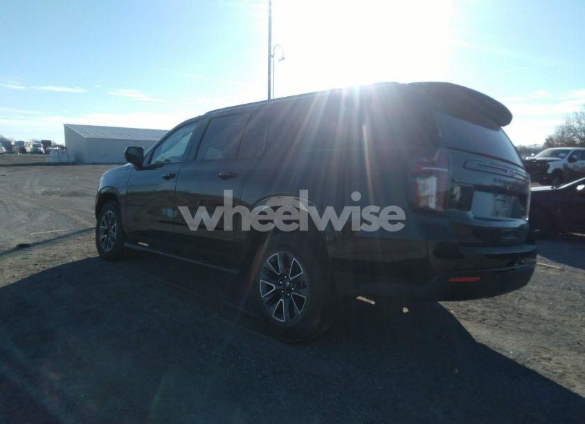 Photo 3 of 2024 Chevrolet Suburban 4WD Z71 (VIN 1GNSKDKDXRR296171)