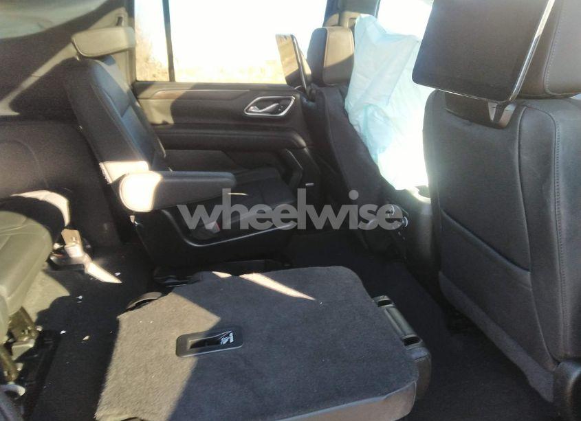 Photo 8 of 2024 Chevrolet Suburban 4WD Z71 (VIN 1GNSKDKDXRR296171)