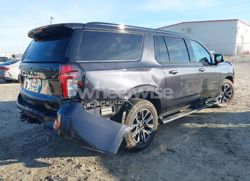 Photo 4 of 2022 Chevrolet Suburban 4WD Z71 (VIN 1GNSKDKL2NR337801)