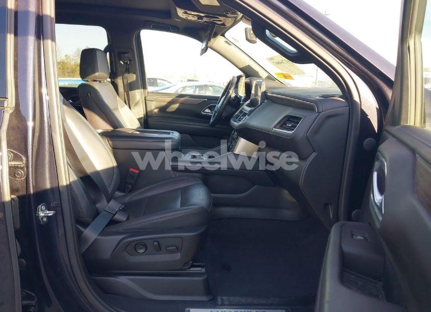 Photo 5 of 2022 Chevrolet Suburban 4WD Z71 (VIN 1GNSKDKL2NR337801)