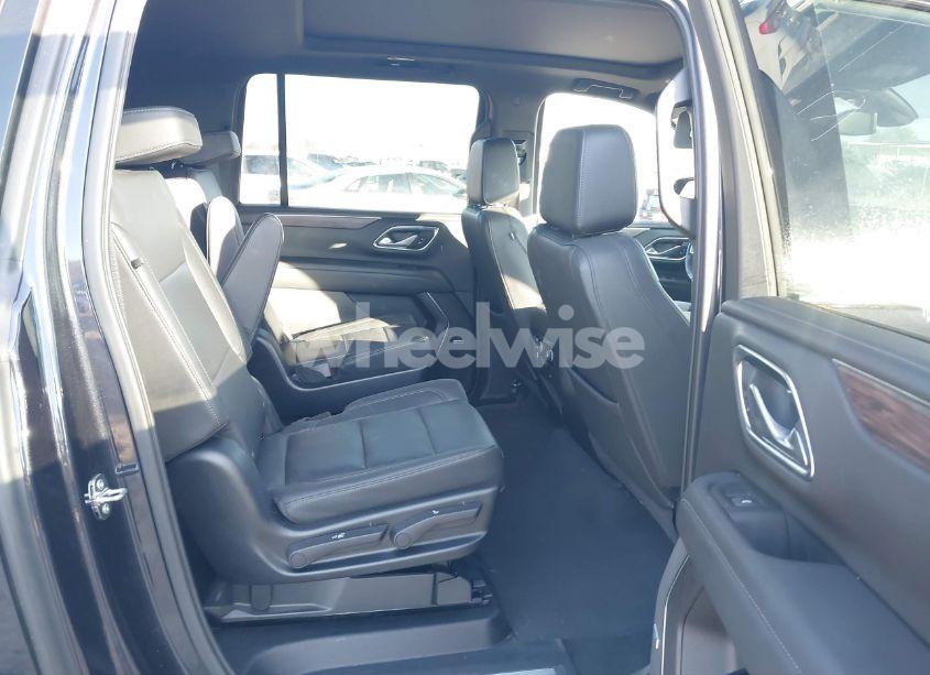 Photo 8 of 2022 Chevrolet Suburban 4WD Z71 (VIN 1GNSKDKL2NR337801)