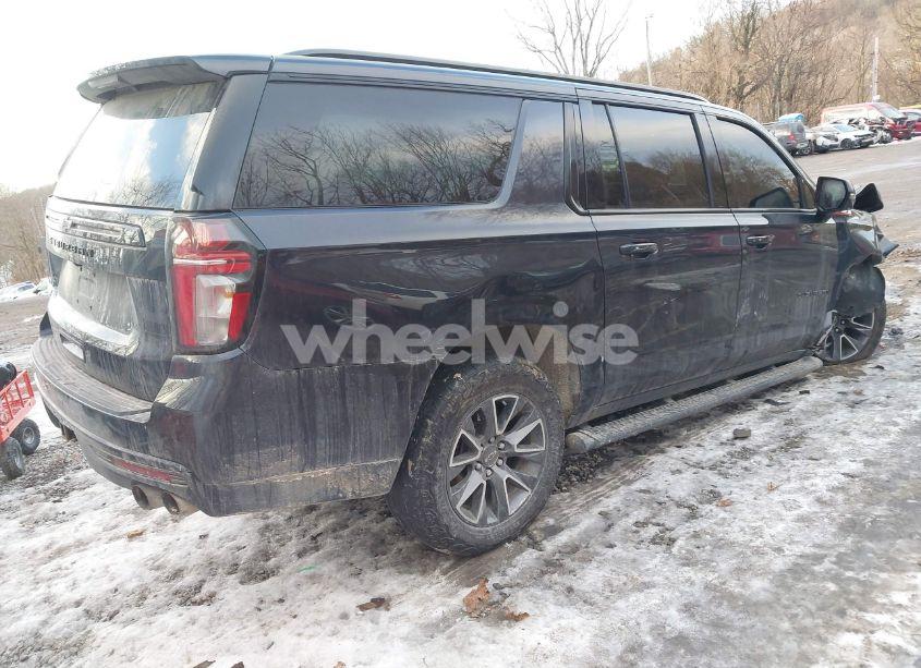 Photo 4 of 2023 Chevrolet Suburban 4WD Z71 (VIN 1GNSKDKL7PR559141)
