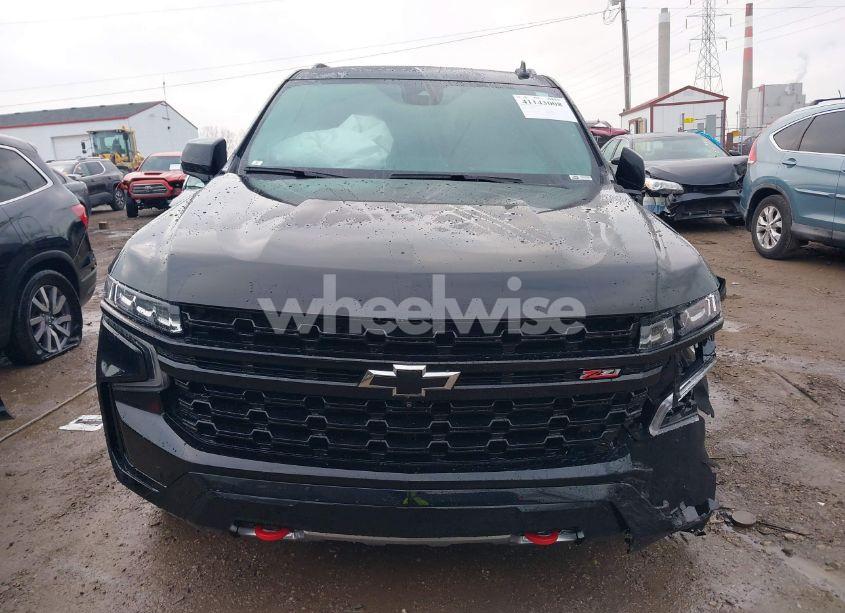 Photo 12 of 2023 Chevrolet Suburban 4WD Z71 (VIN 1GNSKDKLXPR396372)