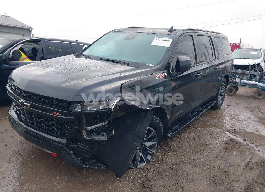 Photo 2 of 2023 Chevrolet Suburban 4WD Z71 (VIN 1GNSKDKLXPR396372)