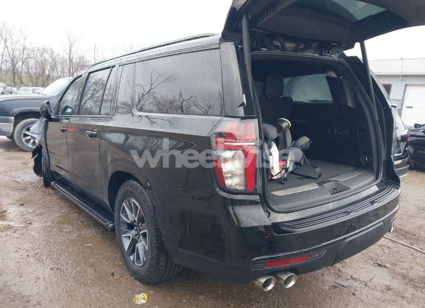 Photo 3 of 2023 Chevrolet Suburban 4WD Z71 (VIN 1GNSKDKLXPR396372)