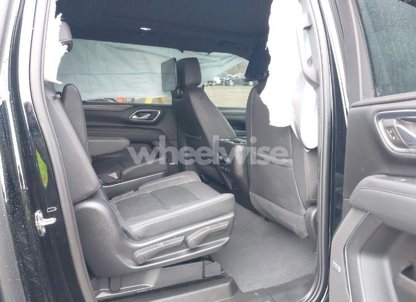 Photo 8 of 2023 Chevrolet Suburban 4WD Z71 (VIN 1GNSKDKLXPR396372)