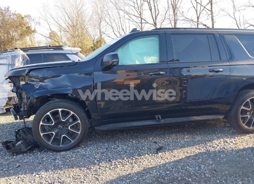 Photo 14 of 2023 Chevrolet Suburban 4WD RST (VIN 1GNSKEKD2PR213075)
