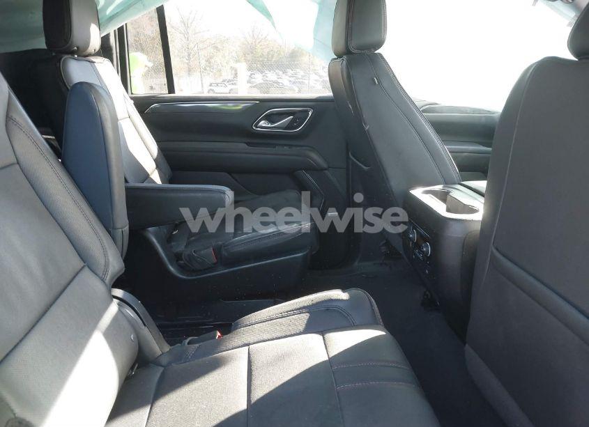 Photo 8 of 2023 Chevrolet Suburban 4WD RST (VIN 1GNSKEKD2PR213075)