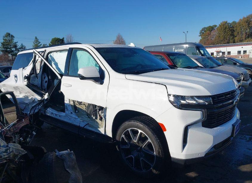 Photo 13 of 2024 Chevrolet Suburban 4WD RST (VIN 1GNSKEKD2RR269309)