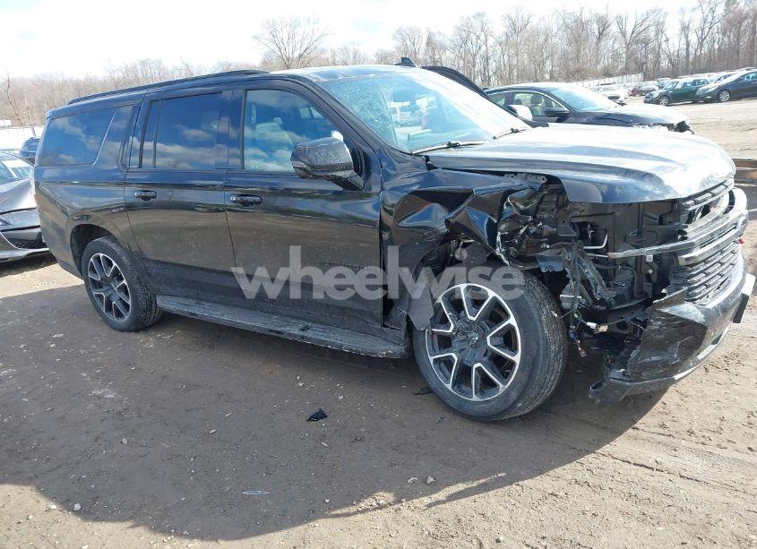 2022 Chevrolet Suburban 4WD RST (VIN 1GNSKEKD4NR205170) main photo