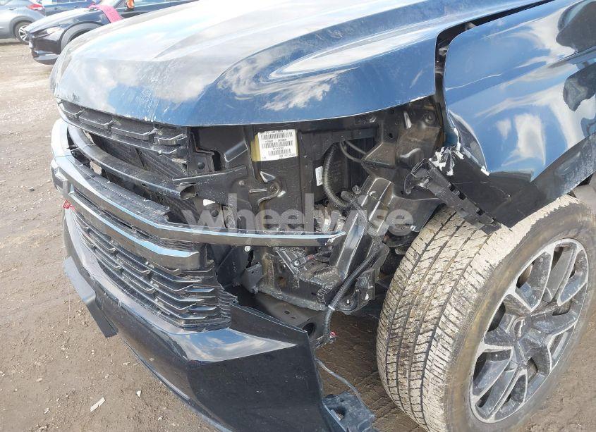 Photo 6 of 2022 Chevrolet Suburban 4WD RST (VIN 1GNSKEKD4NR205170)