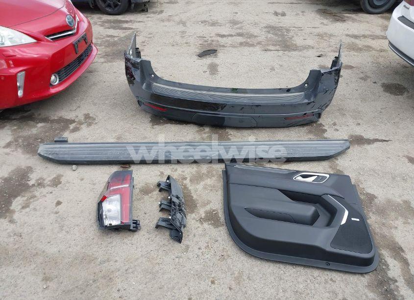 Photo 12 of 2023 Chevrolet Suburban 4WD RST (VIN 1GNSKEKD4PR240200)