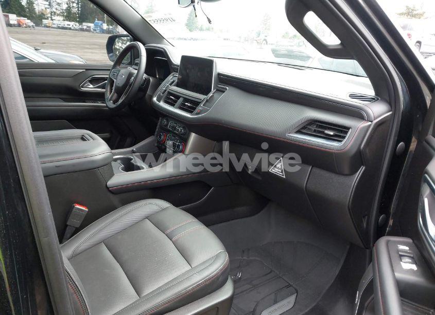 Photo 5 of 2023 Chevrolet Suburban 4WD RST (VIN 1GNSKEKD4PR240200)