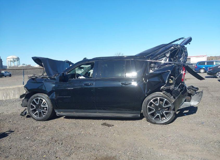 Photo 13 of 2021 Chevrolet Suburban 4WD RST (VIN 1GNSKEKD5MR433290)