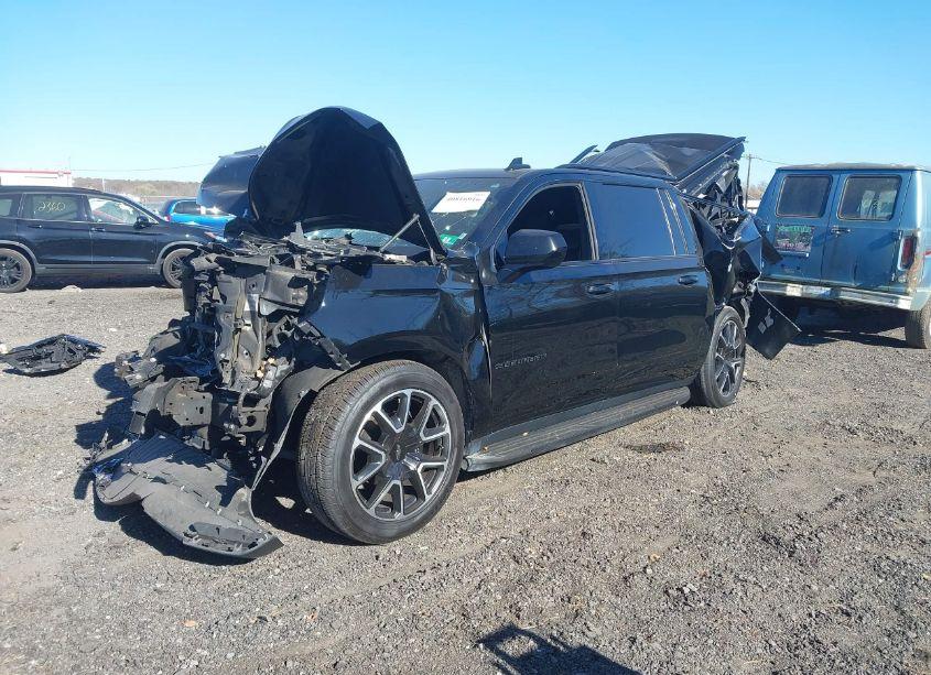 Photo 2 of 2021 Chevrolet Suburban 4WD RST (VIN 1GNSKEKD5MR433290)