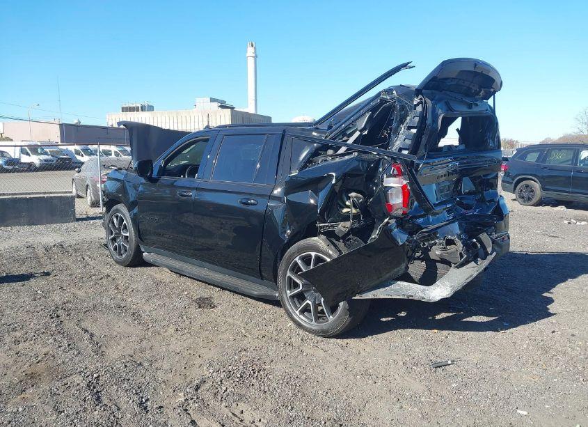 Photo 3 of 2021 Chevrolet Suburban 4WD RST (VIN 1GNSKEKD5MR433290)