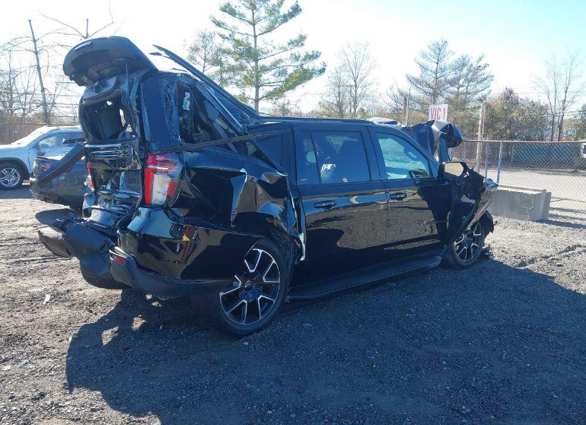 Photo 4 of 2021 Chevrolet Suburban 4WD RST (VIN 1GNSKEKD5MR433290)
