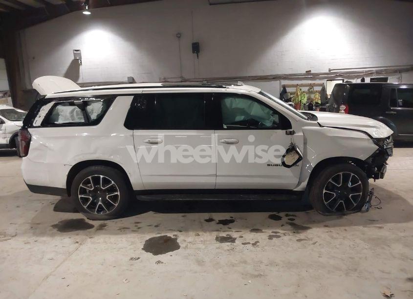 Photo 13 of 2021 Chevrolet Suburban 4WD RST (VIN 1GNSKEKD7MR421903)