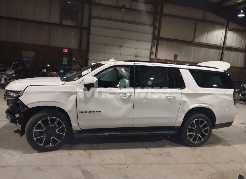 Photo 14 of 2021 Chevrolet Suburban 4WD RST (VIN 1GNSKEKD7MR421903)