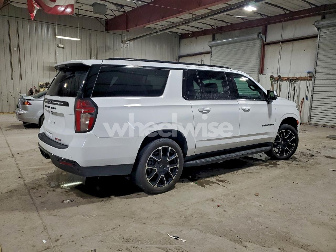 Photo 3 of 2024 CHEVROLET SUBURBAN K1500 RST (VIN 1GNSKEKD8RR319338)