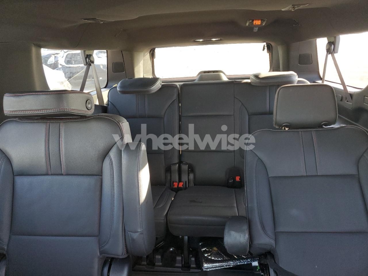 Photo 10 of 2021 CHEVROLET SUBURBAN K1500 RST N/A (VIN 1GNSKEKDXMR332195)