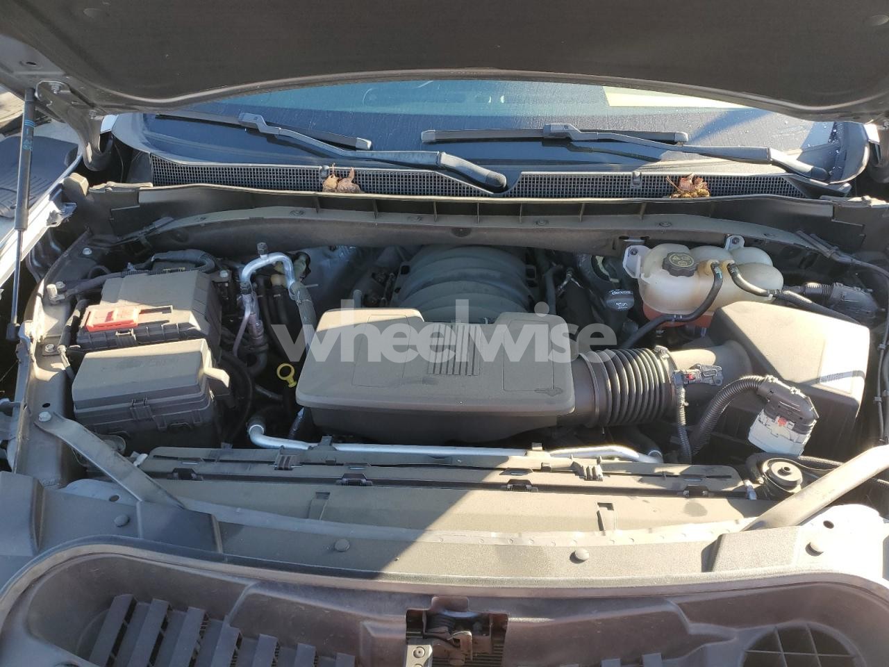 Photo 12 of 2021 CHEVROLET SUBURBAN K1500 RST N/A (VIN 1GNSKEKDXMR332195)