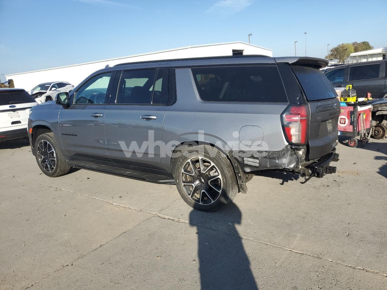 Photo 2 of 2021 CHEVROLET SUBURBAN K1500 RST N/A (VIN 1GNSKEKDXMR332195)