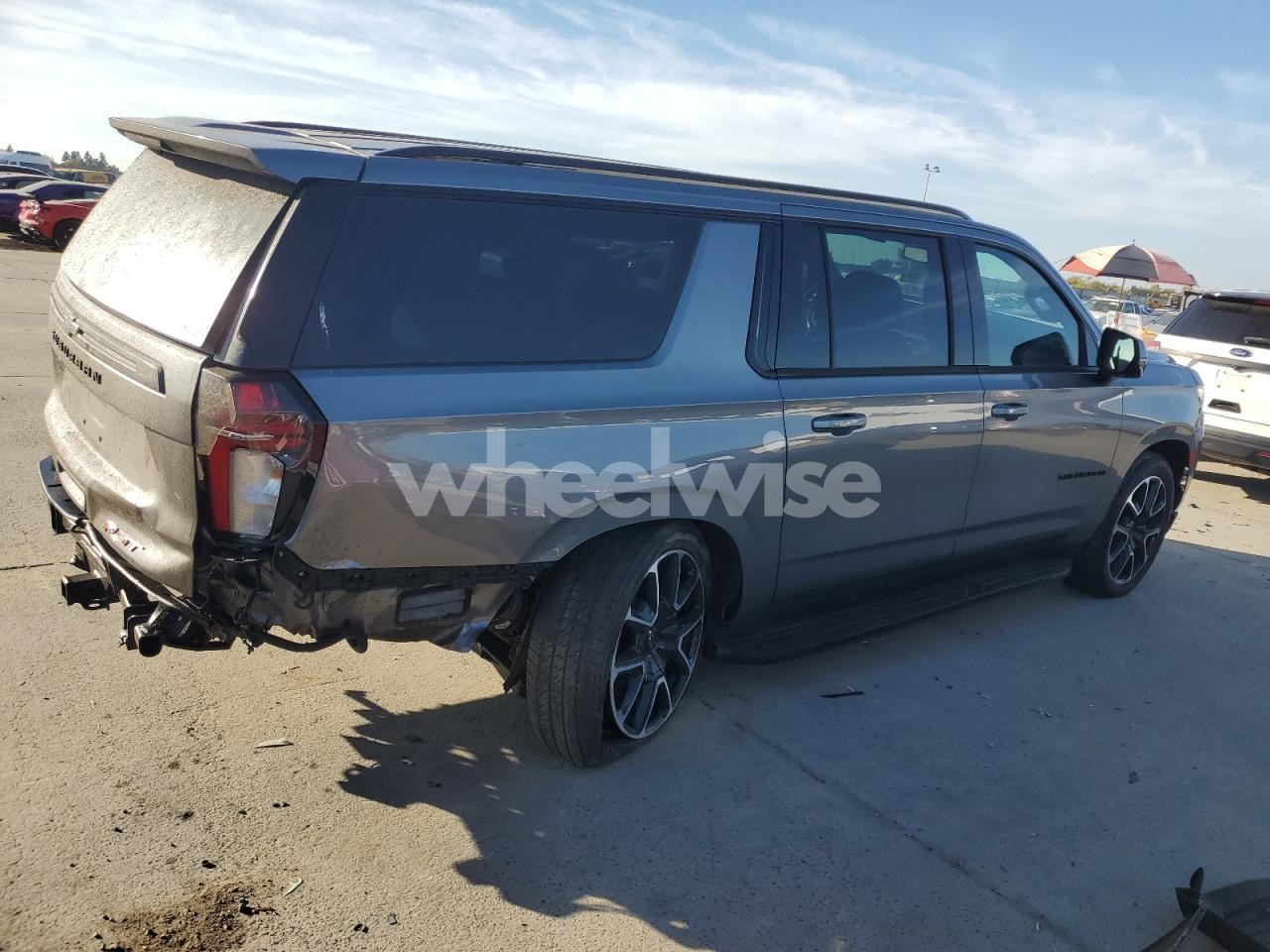 Photo 3 of 2021 CHEVROLET SUBURBAN K1500 RST N/A (VIN 1GNSKEKDXMR332195)