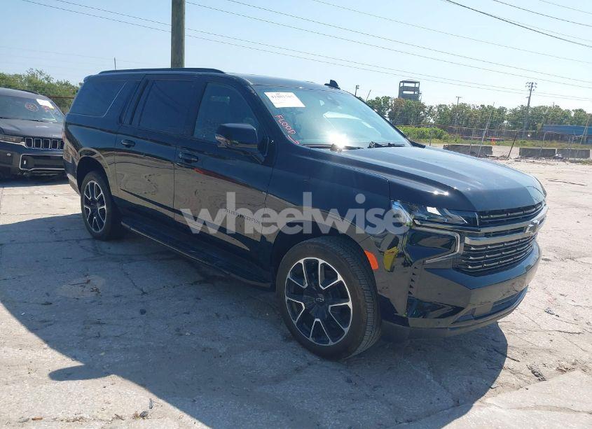 2022 Chevrolet Suburban 4WD RST (VIN 1GNSKEKDXNR347135) main photo