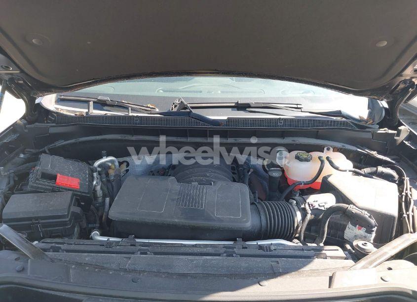 Photo 10 of 2022 Chevrolet Suburban 4WD RST (VIN 1GNSKEKDXNR347135)