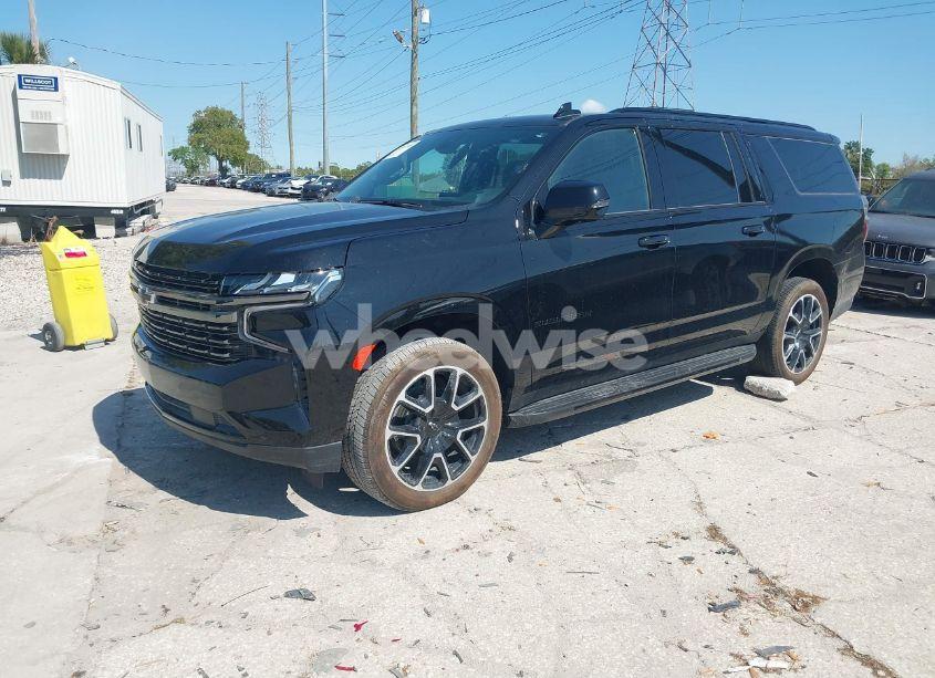 Photo 2 of 2022 Chevrolet Suburban 4WD RST (VIN 1GNSKEKDXNR347135)