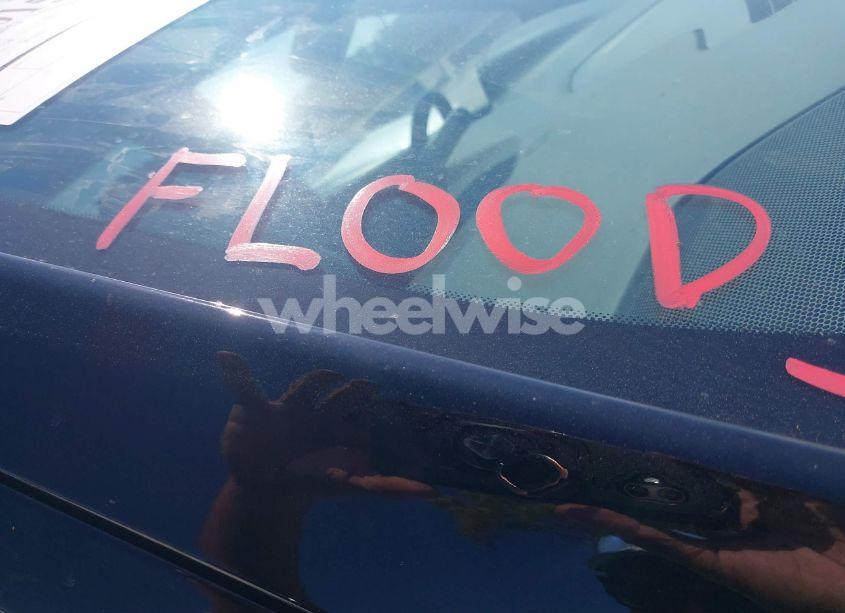 Photo 6 of 2022 Chevrolet Suburban 4WD RST (VIN 1GNSKEKDXNR347135)