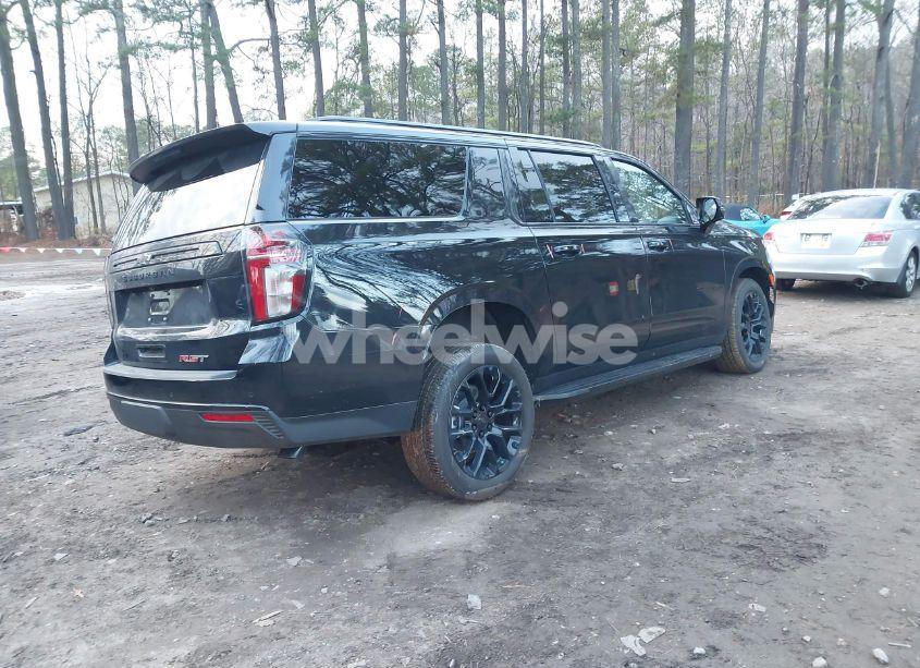 Photo 4 of 2024 Chevrolet Suburban 4WD RST (VIN 1GNSKEKDXRR256257)