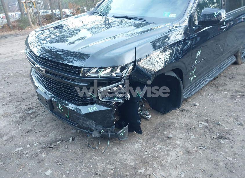 Photo 6 of 2024 Chevrolet Suburban 4WD RST (VIN 1GNSKEKDXRR256257)