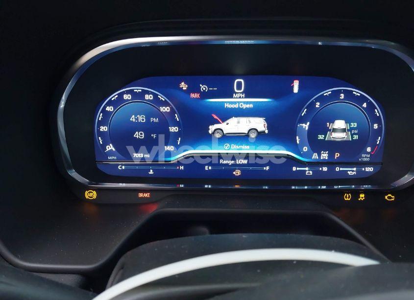 Photo 7 of 2024 Chevrolet Suburban 4WD RST (VIN 1GNSKEKDXRR256257)